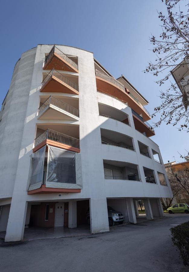 Elia Mini Suites 7 Lárissa Exterior foto